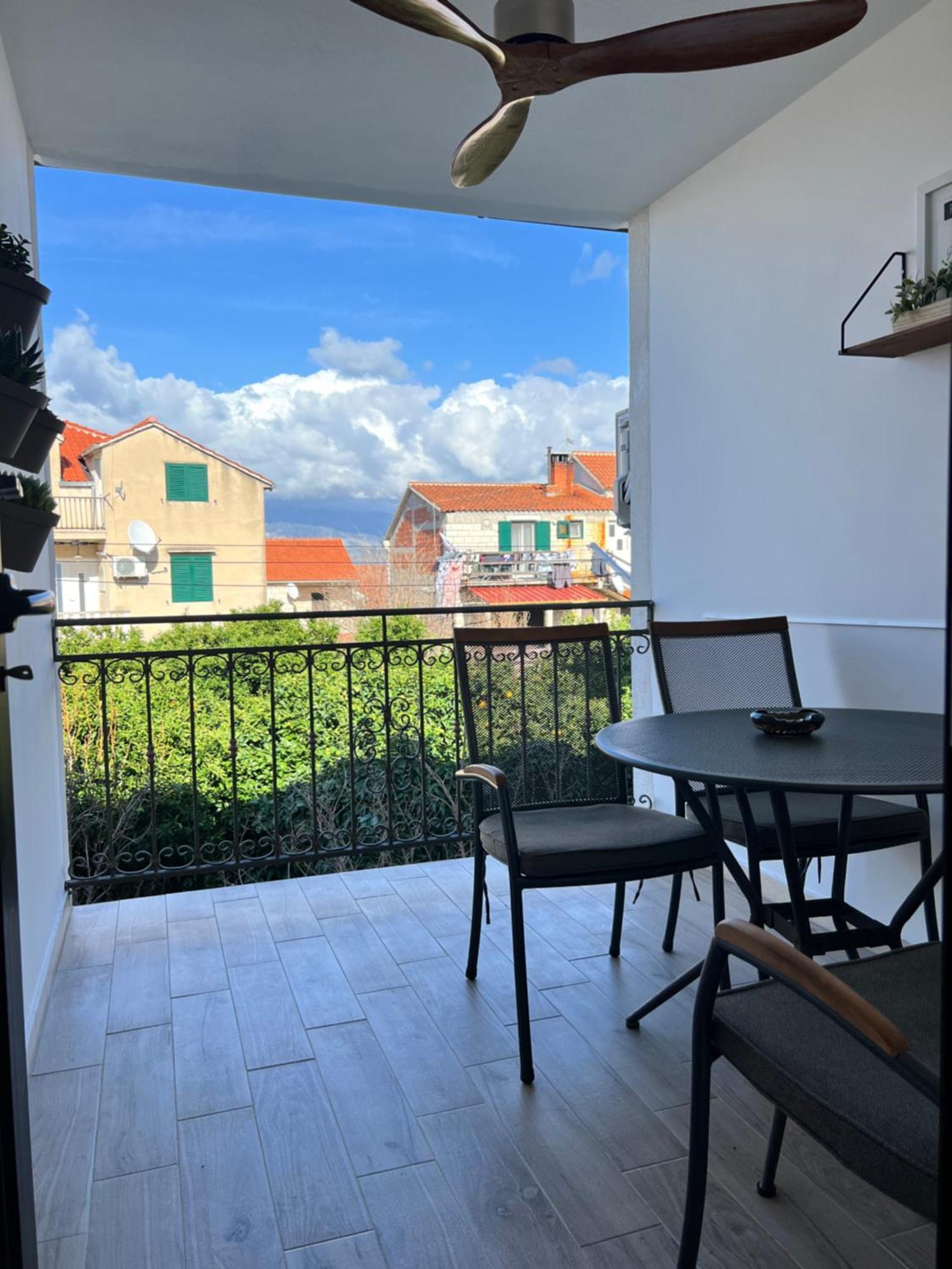 Apartmani Ivelic Supetar Exterior foto
